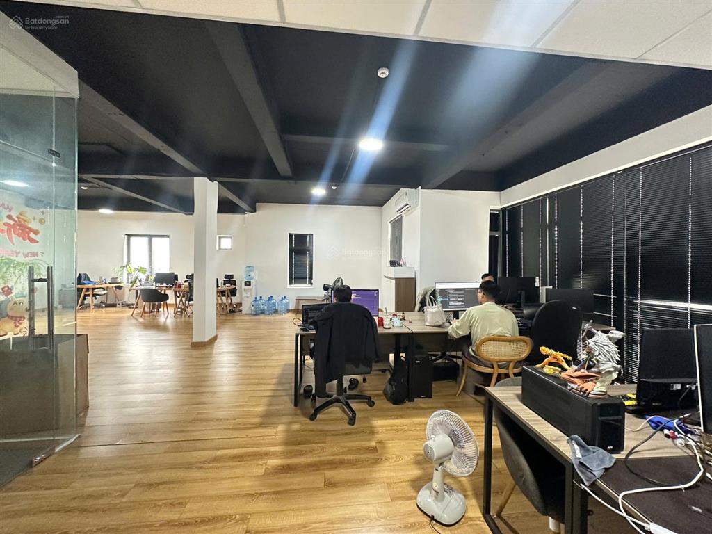Em quân! cho thuê sàn văn phòng 100m2 tại bát nàn  trung tâm hành chính quận 2 giá 22tr/tháng!