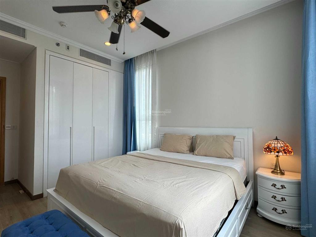 Sarina kđt sala 3pn  diện tích 127m2  cách emart 300m. giá chỉ 40tr/th. đầy đủ nội thất