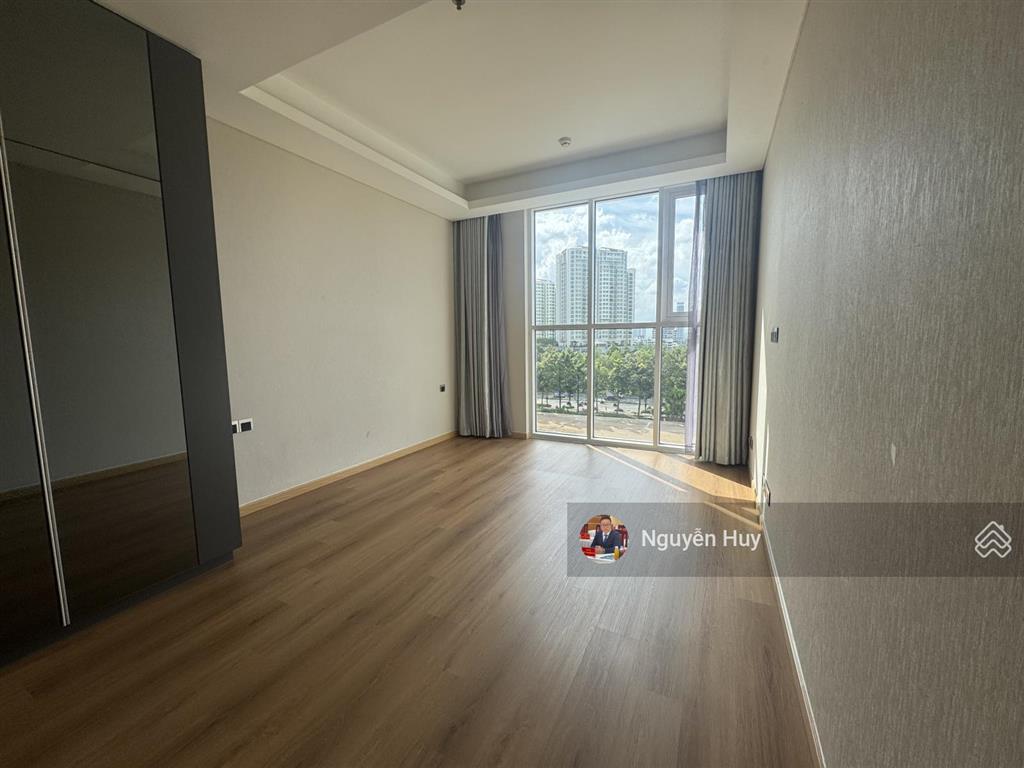 Căn hộ cao cấp sarina 2pn  2wc. view landmark81 , giá thuê 28tr/1th ntcb