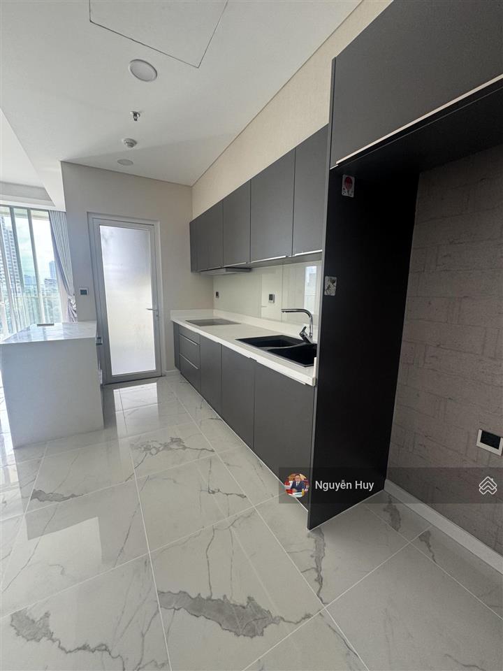 Căn hộ cao cấp sarina 2pn  2wc. view landmark81 , giá thuê 28tr/1th ntcb