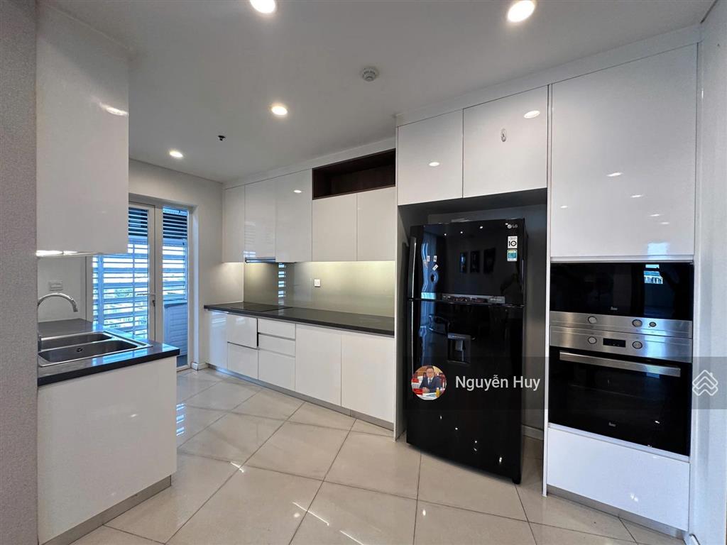 Căn hộ cao cấp khu đô thị sala  sarimi 3pn diện tích 136m2 view công viên giá thuê 40tr/1 tháng