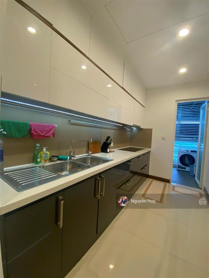 Bán căn hộ khu đô thị sala  sarimi. 131m2 3 phòng  view công viên. 32 tỷ all in thương lượng