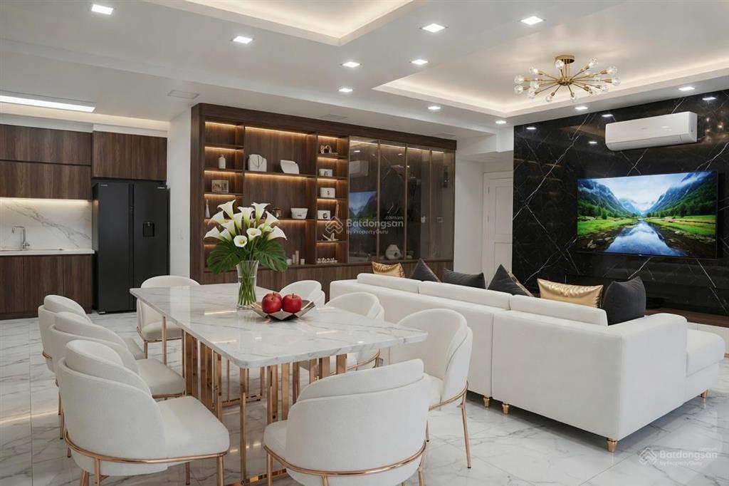 Cho thuê chcc pen house cộng hoà plaza, 155m2, 4pn, 3wc, giá 17tr/th, view đẹp.  0899 552 ***