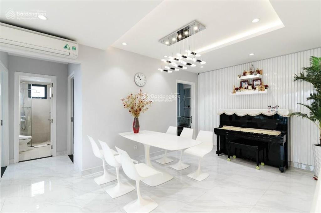 Cho thuê chcc terra royal, q.3, lầu cao, view đẹp, 65m2, 2pn, nội thất mới 100%,  0899 552 ***