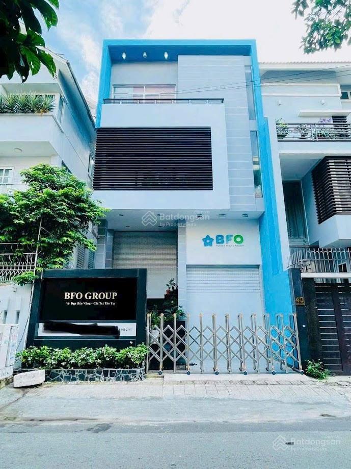 Bán gấp biệt thự mt đường hoa, phú nhuận (diện tích 8 x 18m)  kết cấu 5 tầng  giá bán 46 tỷ