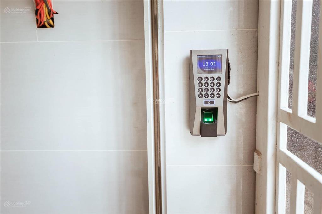 Ktx thang máy tại trung tâm quận 10, cách 5p qua sư vạn hạnh, trường bách khoa, 3/2, giá 1tr3/th