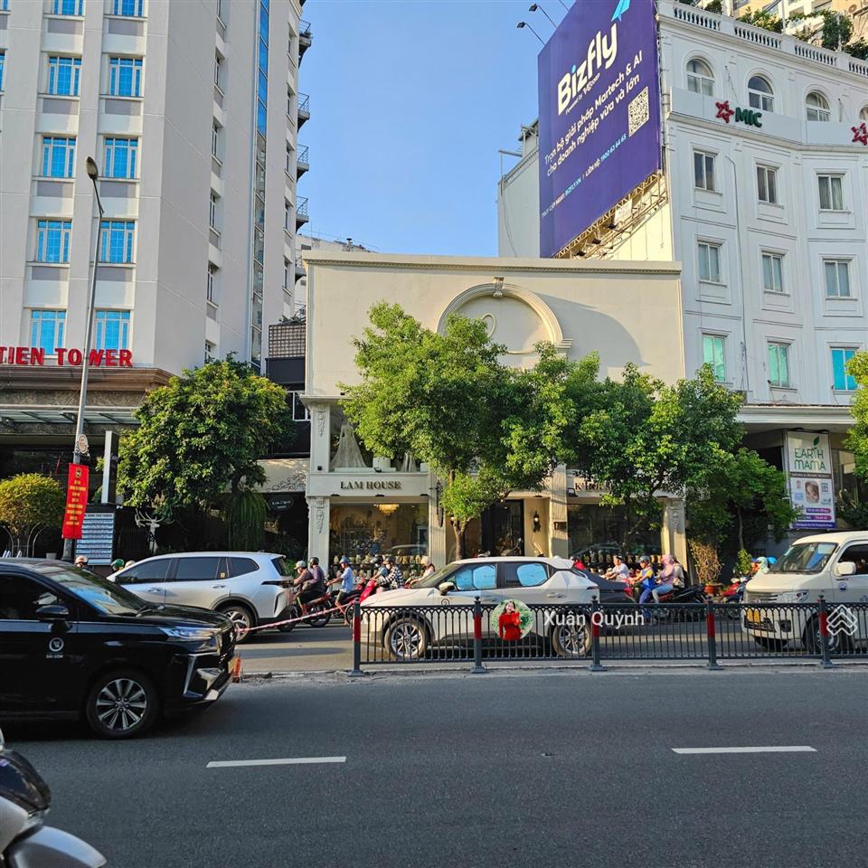 Nhà mặt tiền nguyễn văn trỗi ngang 18,6m đang chào bán 135 tỷ ~ đơn giá 489 triệu/m2