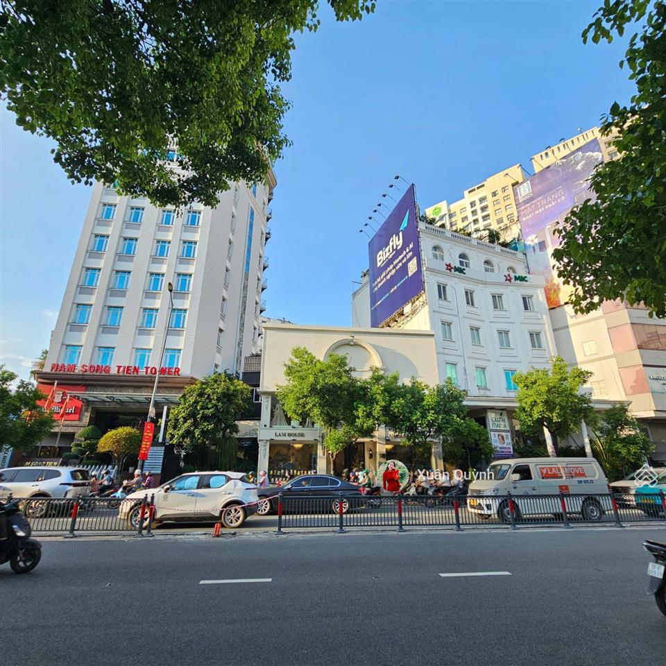 Nhà mặt tiền nguyễn văn trỗi ngang 18,6m đang chào bán 135 tỷ ~ đơn giá 489 triệu/m2