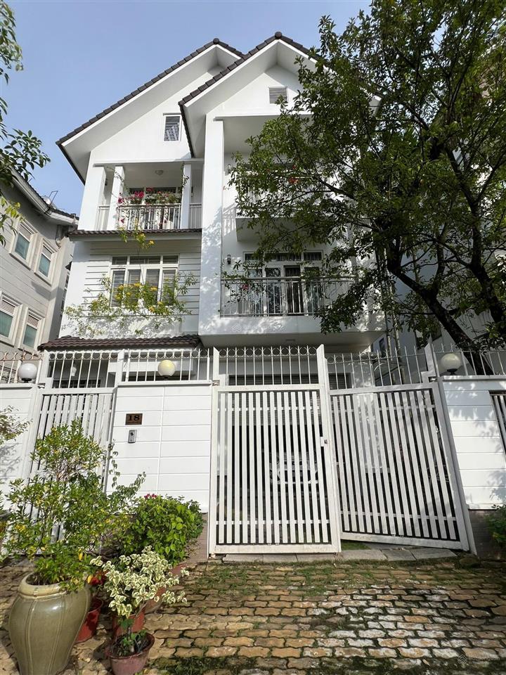 Biệt thự 30.5 tỷ 250m2 4 tầng kiên cố đầy đủ nội thất bình hưng hồ chí minh gấp bán 0907 881 ***