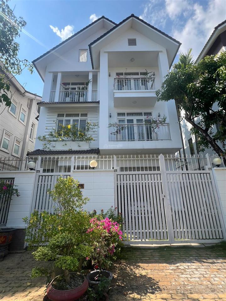 Biệt thự 30.5 tỷ 250m2 4 tầng kiên cố đầy đủ nội thất bình hưng hồ chí minh gấp bán 0907 881 ***