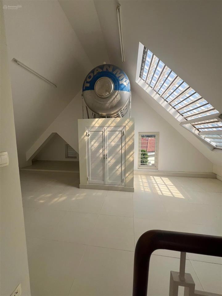 Biệt thự 30.5 tỷ 250m2 4 tầng kiên cố đầy đủ nội thất bình hưng hồ chí minh gấp bán 0907 881 ***