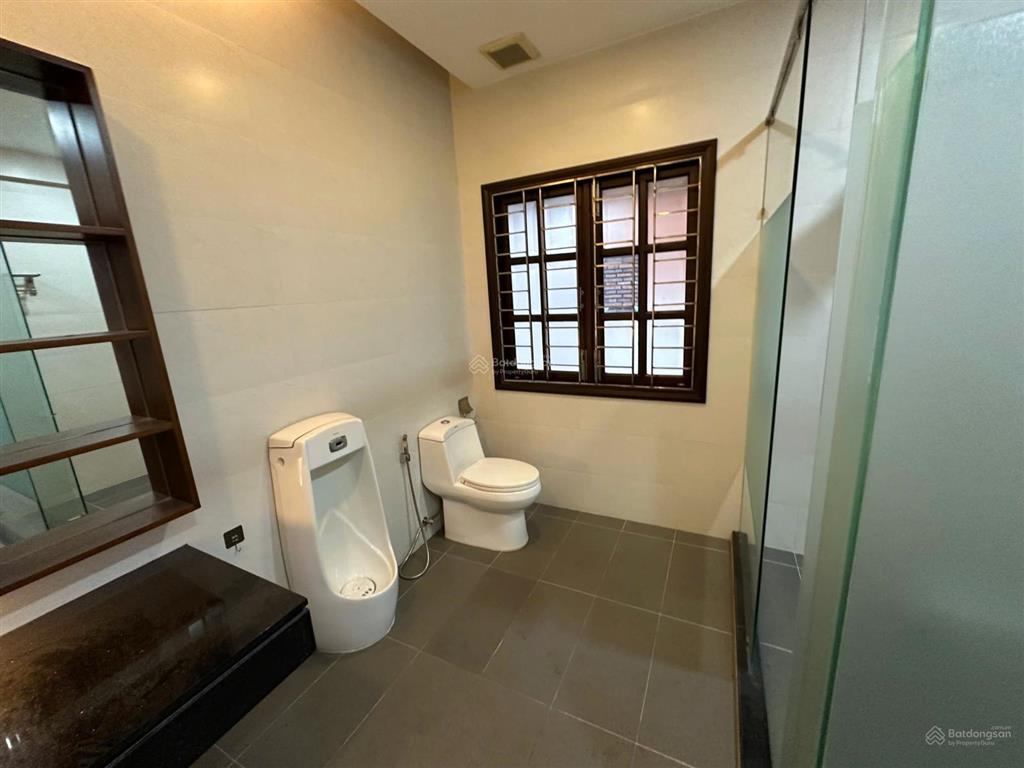 Cho thuê biệt thự đường 11 làm văn phòng công ty kết hợp để ở