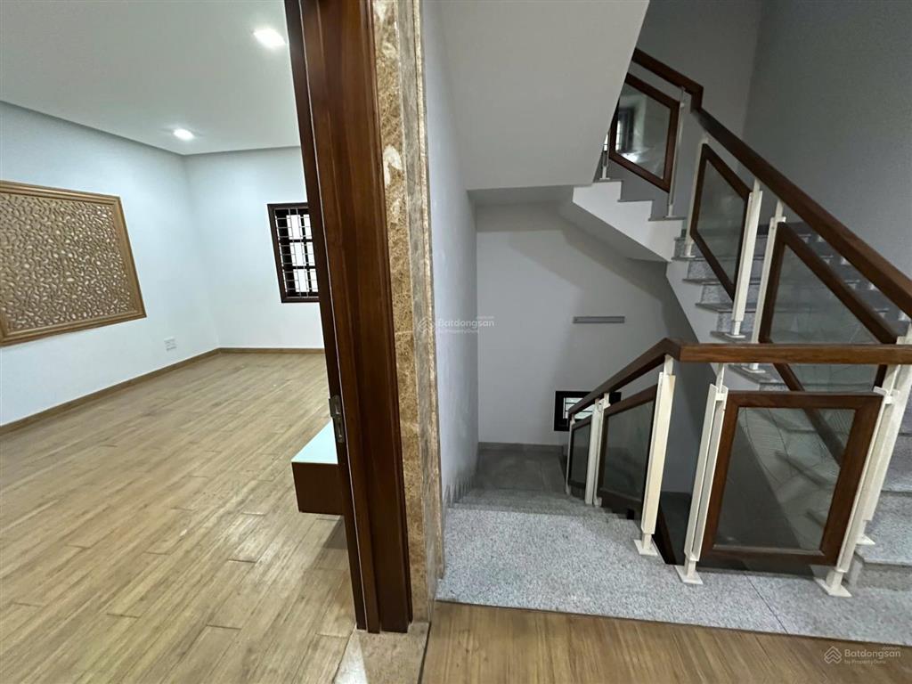 Cho thuê biệt thự đường 11 làm văn phòng công ty kết hợp để ở