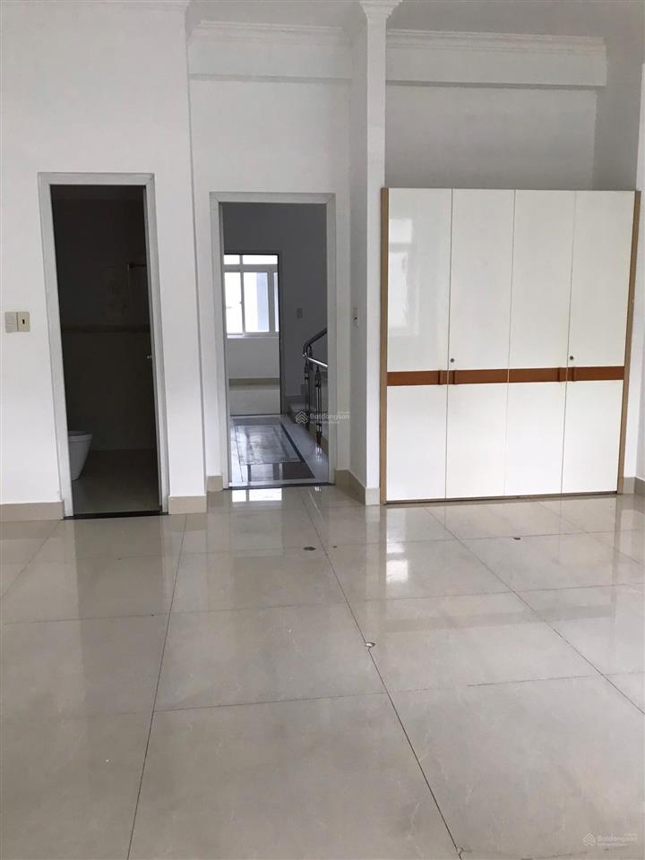 Cho thuê phòng trống 4 triệu, chỉ tính thêm điện và nước