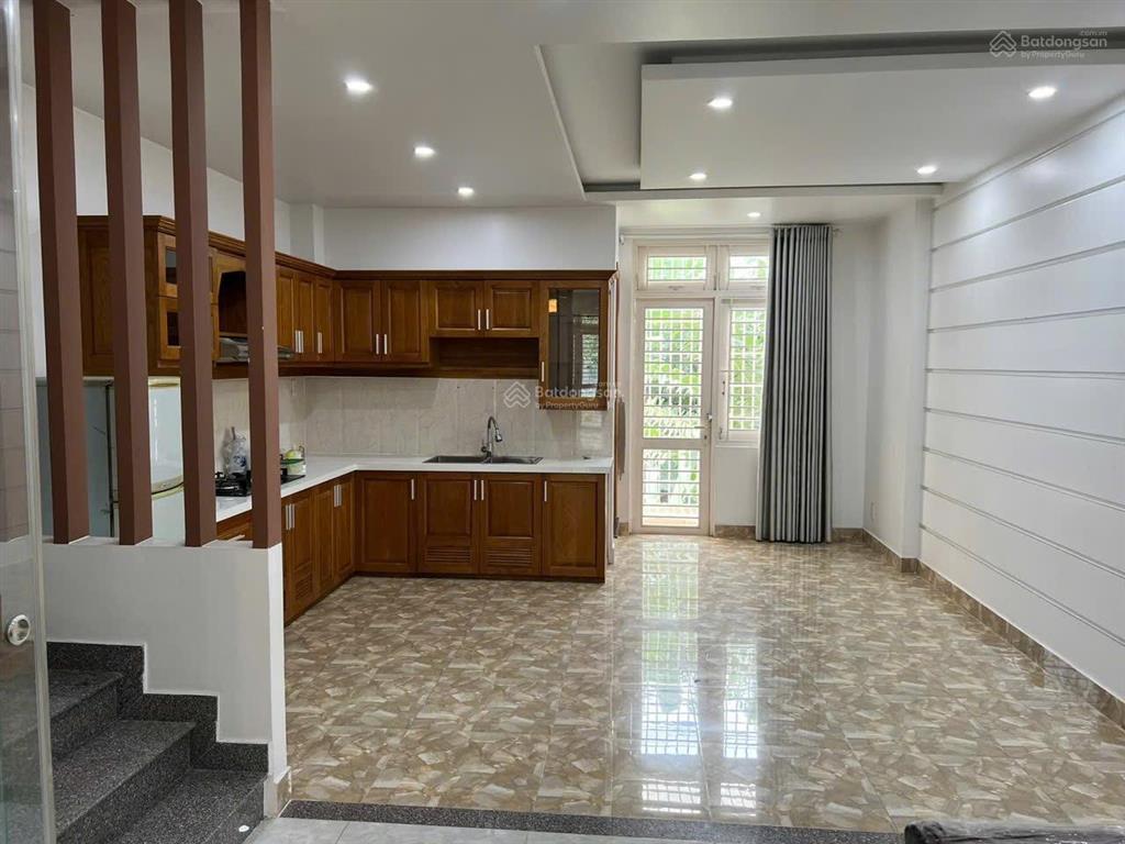 Nhà bán 4 tầng đường số cao lỗ chánh hưng đang có hợp đồng thuê 18 triệu