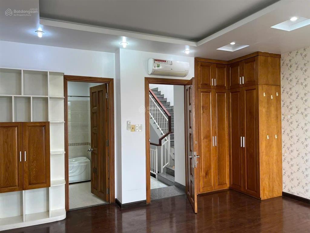 Nhà bán 4 tầng đường số cao lỗ chánh hưng đang có hợp đồng thuê 18 triệu