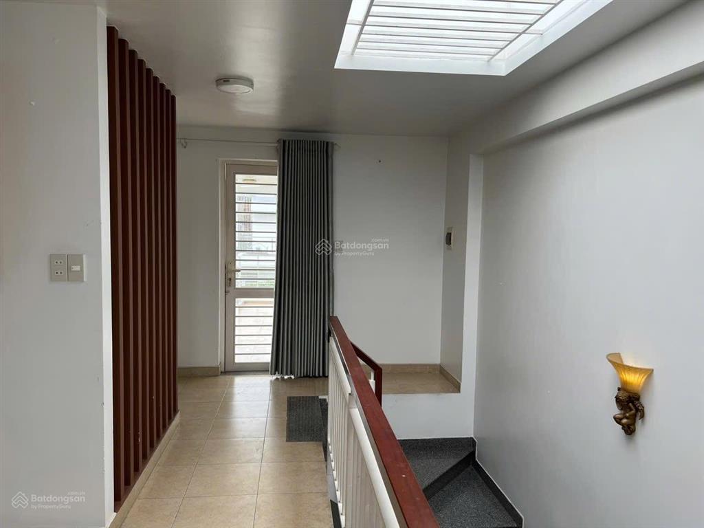 Nhà bán 4 tầng đường số cao lỗ chánh hưng đang có hợp đồng thuê 18 triệu