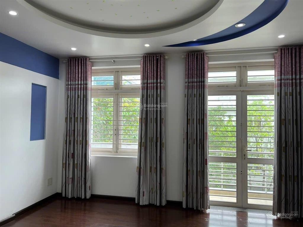 Nhà bán 4 tầng đường số cao lỗ chánh hưng đang có hợp đồng thuê 18 triệu