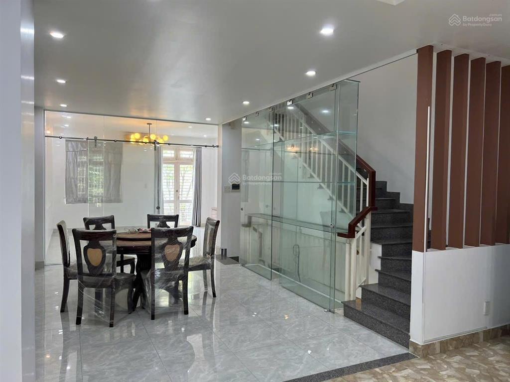 Nhà bán 4 tầng đường số cao lỗ chánh hưng đang có hợp đồng thuê 18 triệu