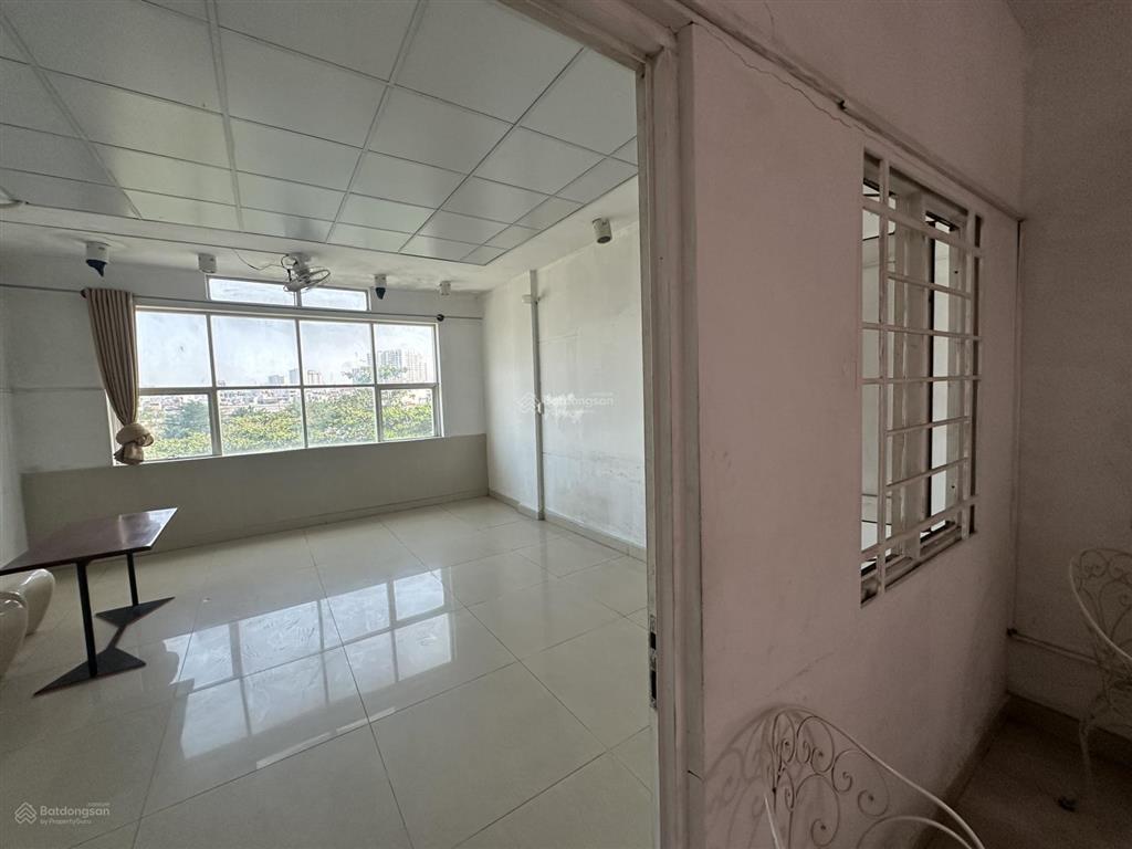Cho thuê văn phòng trống suốt có máy lạnh ưu tiên công ty ít nhân sự 6 triệu 1 tháng