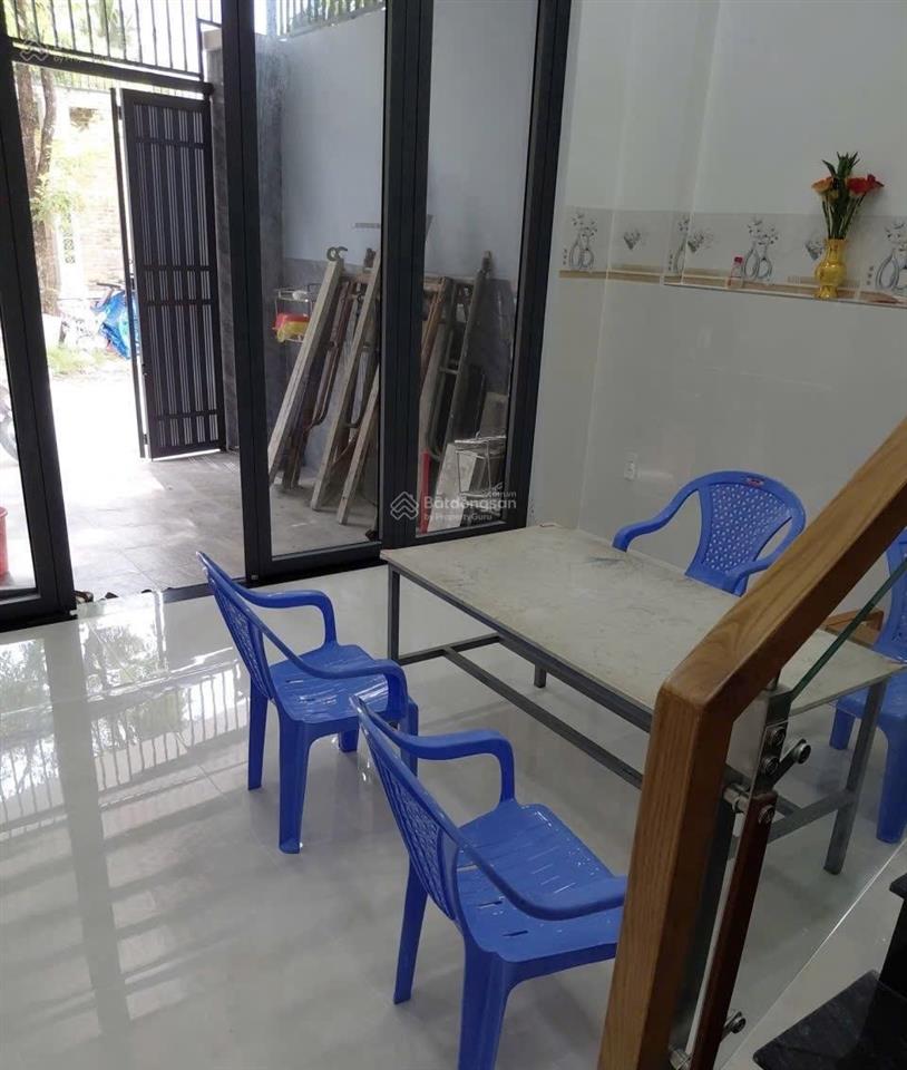 Cho thuê nhà nguyên căn hẻm 58 võ văn hát ngay ngã 3 lò lu 12 triệu