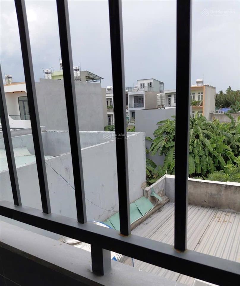 Cho thuê nhà nguyên căn hẻm 58 võ văn hát ngay ngã 3 lò lu 12 triệu
