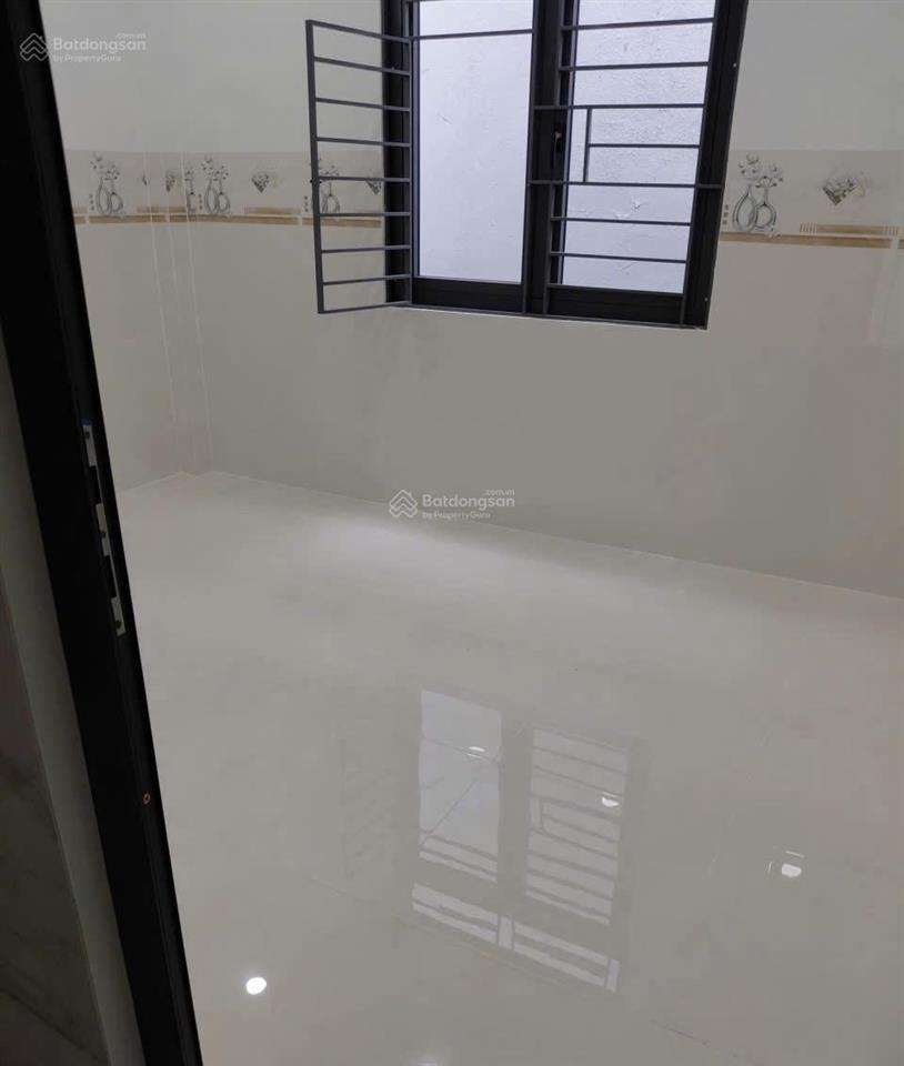 Cho thuê nhà nguyên căn hẻm 58 võ văn hát ngay ngã 3 lò lu 12 triệu