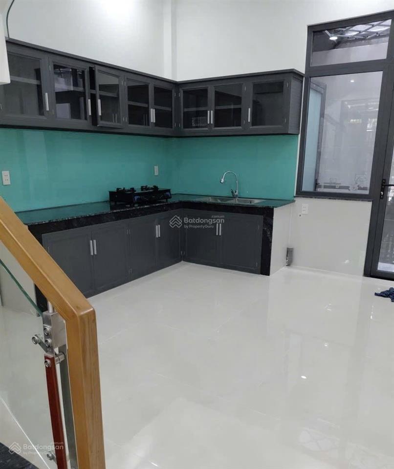 Cho thuê nhà nguyên căn hẻm 58 võ văn hát ngay ngã 3 lò lu 12 triệu