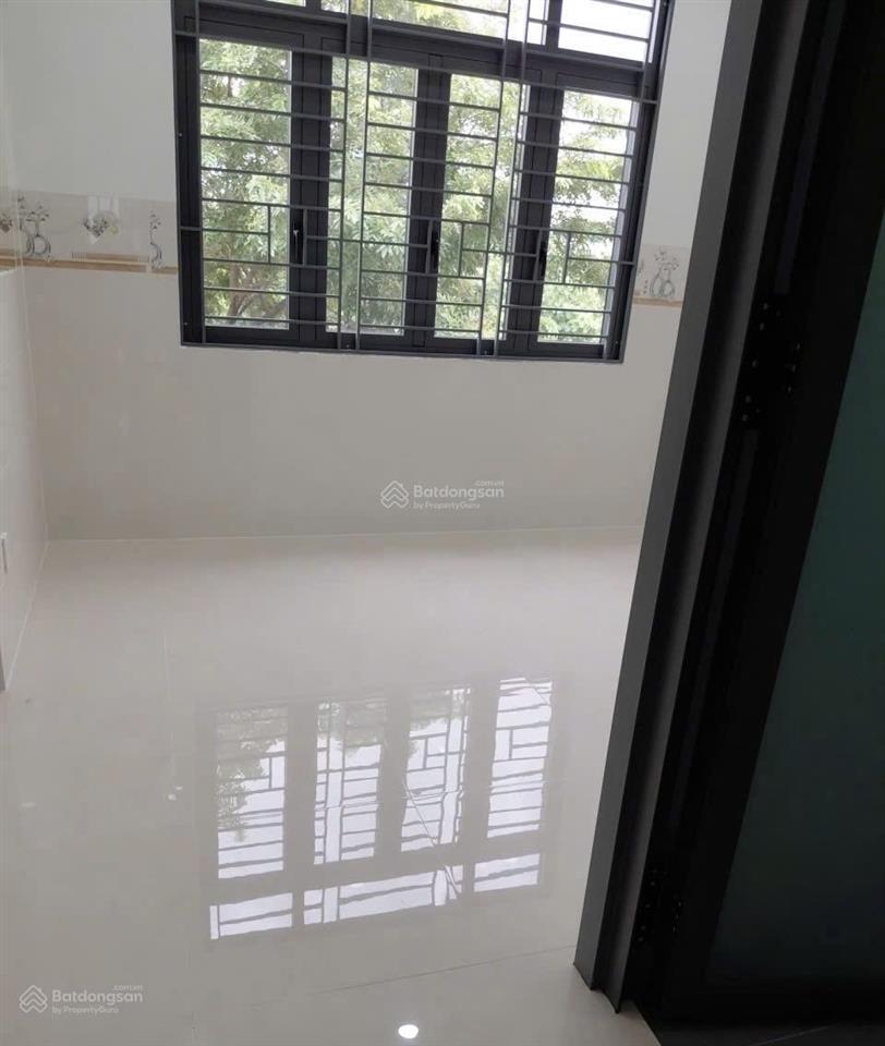 Cho thuê nhà nguyên căn hẻm 58 võ văn hát ngay ngã 3 lò lu 12 triệu