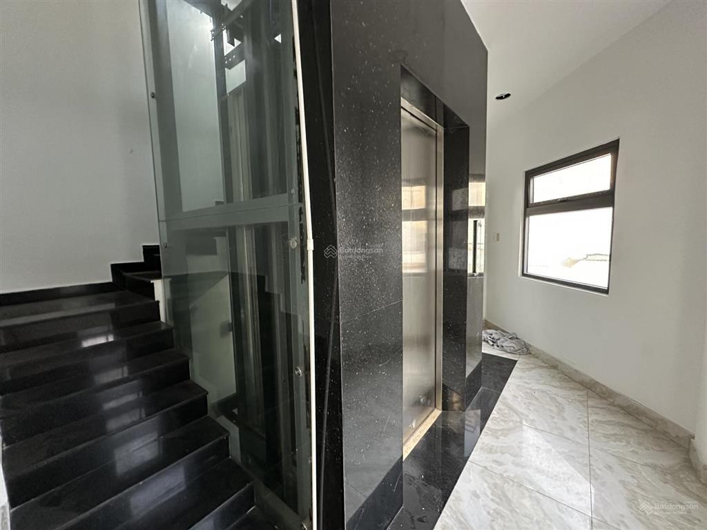 Cho thuê sàn văn phòng nguyên tầng giá 8 triệu cách mạng tháng tám