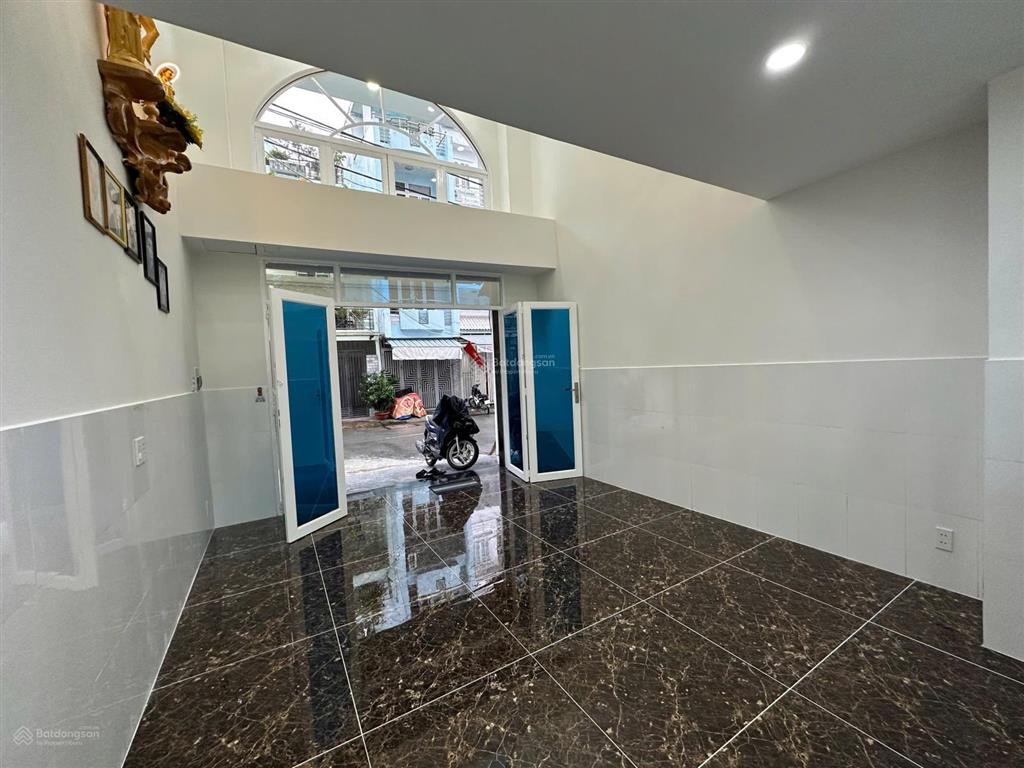 Cho thuê mặt bằng tầng trệt làm văn phòng đường số lâm văn bền