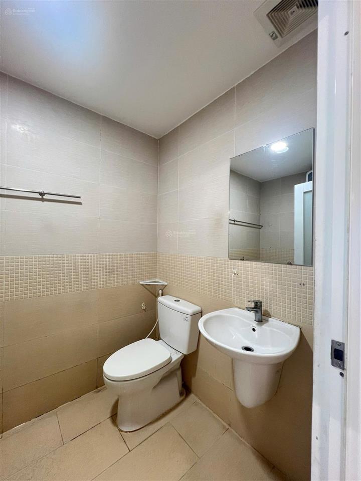 Hot cho thuê căn hộ oriental plaza 685 âu cơ, dt 85m2 2pn, 2wc giá 12tr, nhà mới  0779 072 ***