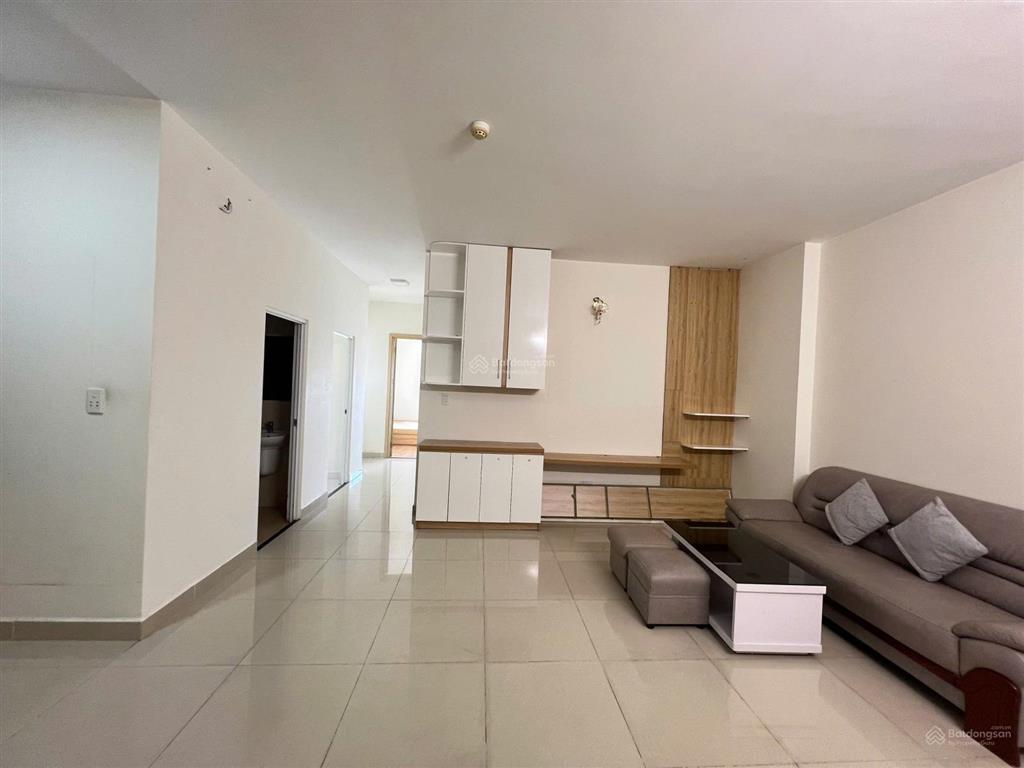 Hot cho thuê căn hộ oriental plaza 685 âu cơ, dt 85m2 2pn, 2wc giá 12tr, nhà mới  0779 072 ***