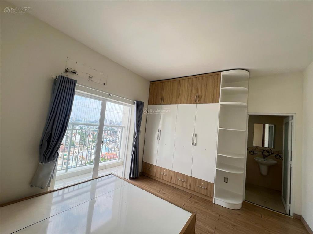 Hot cho thuê căn hộ oriental plaza 685 âu cơ, dt 85m2 2pn, 2wc giá 12tr, nhà mới  0779 072 ***