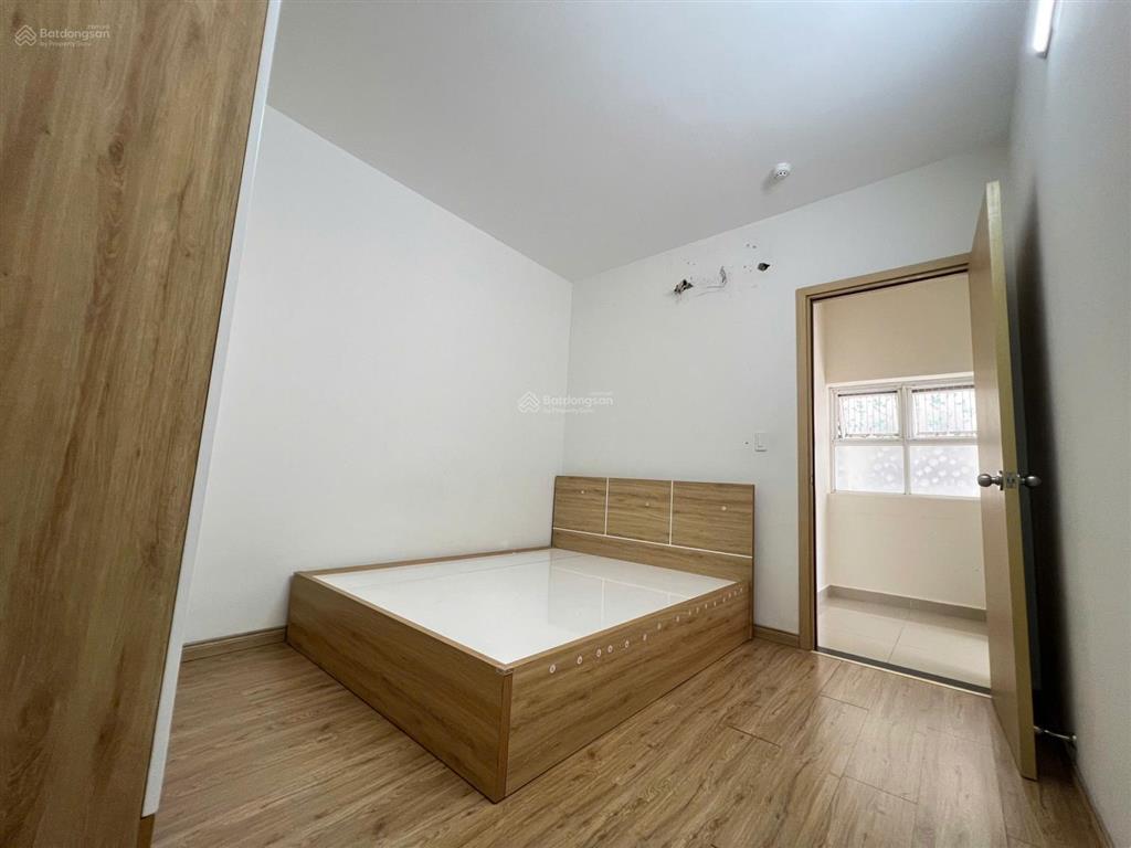 Bán căn hộ oriental plaza 685 âu cơ  tân phú.2pn 2wc tiện ích siêu thị, hồ bơi giá 4,2 tỷ