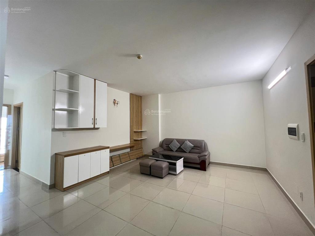 Bán căn hộ oriental plaza 685 âu cơ  tân phú.2pn 2wc tiện ích siêu thị, hồ bơi giá 4,2 tỷ
