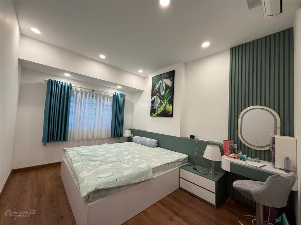 Nhanh tay cho thuê chcc oriental plaza âu cơ dt 85m2=2pn= 12tr nhà đẹp.  0901 381 ***