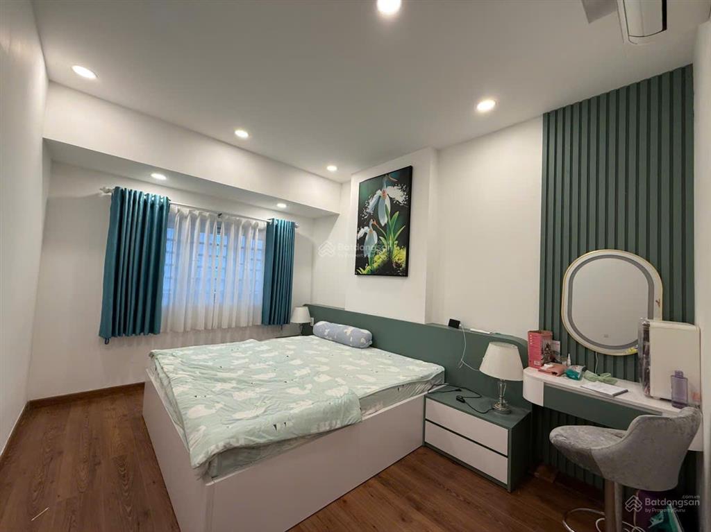Bán cc 2pn, 2wc tại oriental plaza 685 âu cơ, 4,1 tỷ, 83m2, tốt hot!