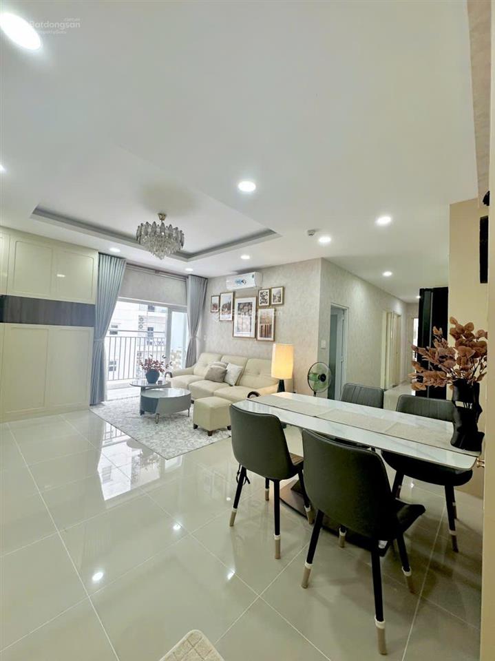 Bán căn hộ chung cư 3pn oriental plaza 685 âu cơ, 4,9 tỷ, 106m, giá cực chất, uy tín 0901 381 ***