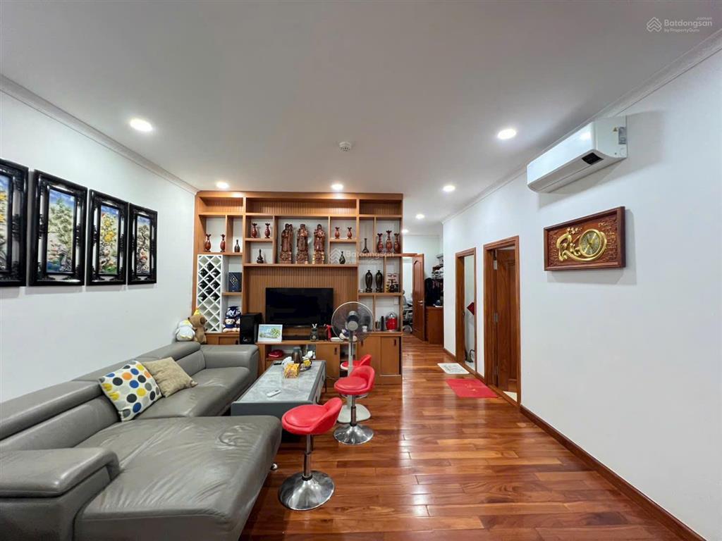 Nhanh tay cho thuê cc 2pn, 2wc, 78m² giá tốt tại oriental plaza, tân phú. giá 11tr 0901 381 ***