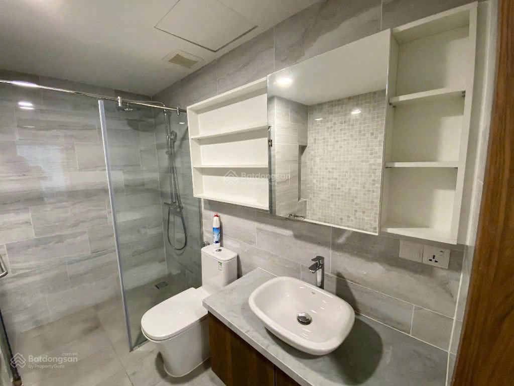 Hàng hiếm cho thuê 3pn 2wc tại icon 56 q4  120m2 sát bên bến bạch đằng q1 có bơi gym giá 25tr