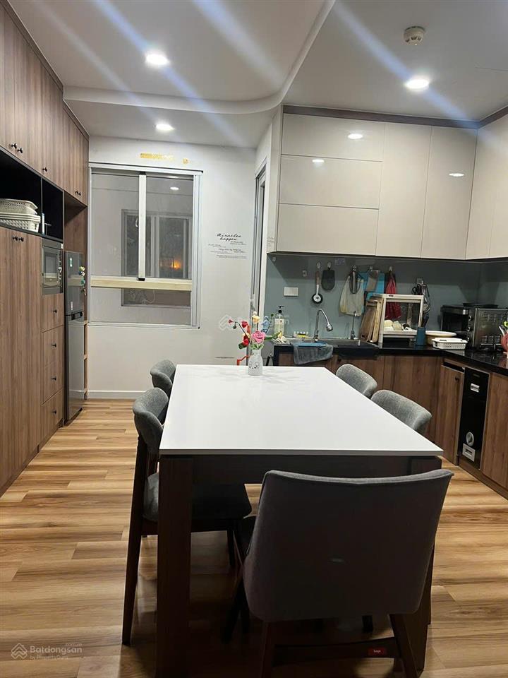 Nhà đẹp cần cho thuê chcc the flemington lê đại hành q11, dt 90m2, 2pn, 2wc giá 17,5 full nội thất