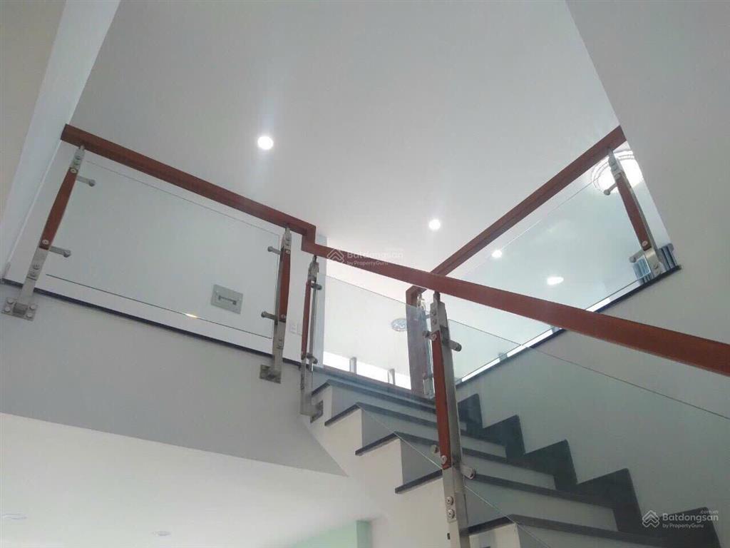 Cho thuê penthouse cc cộng hòa plaza, 18 triệu vnd, 150m2, 4pn + 3wc tại tân bình, hcm