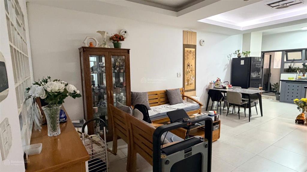 Cho thuê cc 2pn, 2wc, 75m2 tại cao ốc căn hộ h2  hoàng diệu, giá siêu hời, hot