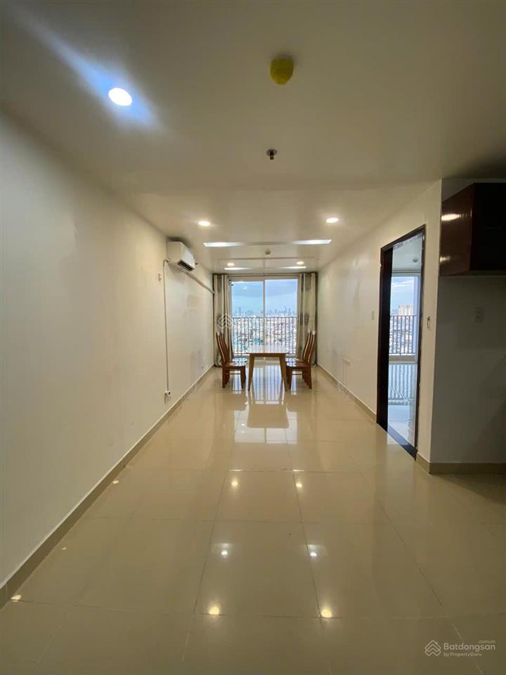 Hottt cho thuê cc topaz garden, 8.5 triệu, 62m2, 2pn, 2wc tại, tân phú, nhà trống không nội thất