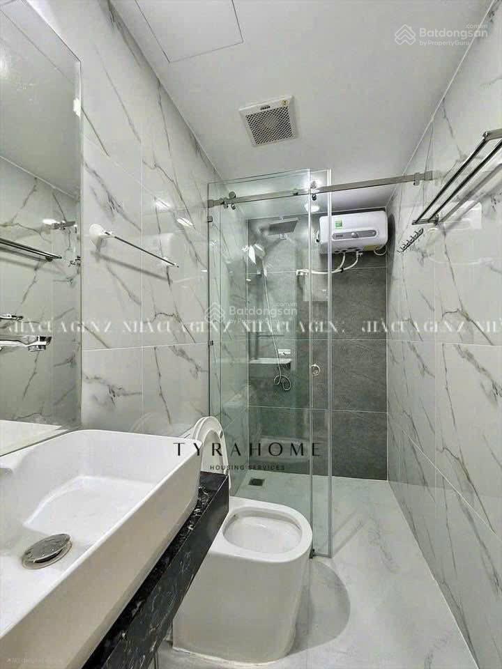 Cho thuê căn hộ quận 4 ban công thoáng full nội thất giá rẻ bất ngờ sát quận 1!