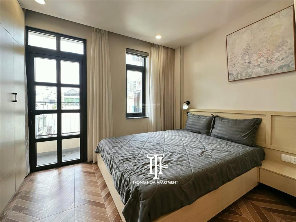 Cho thuê căn hộ 1pn ban công đẹp quận 1 tách bếp riêng, giá tốt, ở ngay trung tâm