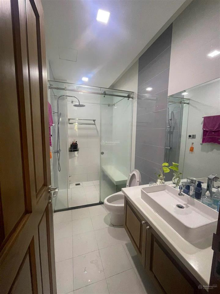 Hàng mới giá tốt vị trí đẹp mặt tiền đs tân quy 3 tầng (5pn, 4wc), giá chào 9,9 tỷ thương lượng