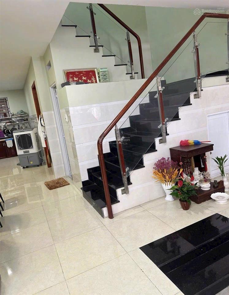Cho thuê nhà phố 2 lầu kdc tân quy đông  6mx18m 4pn, 4wc giá thuê 31 triệu thương lượng