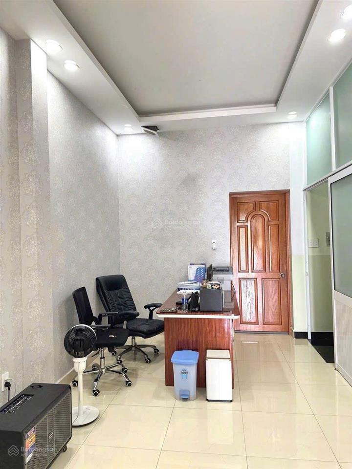 Cho thuê nhà phố 2 lầu kdc tân quy đông  6mx18m 4pn, 4wc giá thuê 31 triệu thương lượng